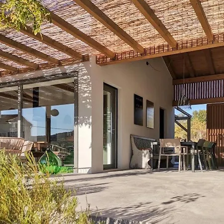 Semesterbostad Milaella *